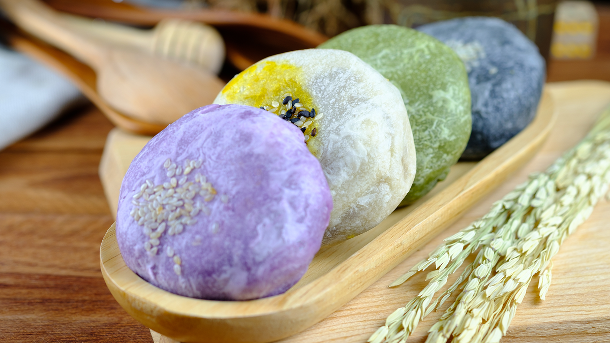 International snacks kids and families will love from around the globe, perfect for trying new and fun treats