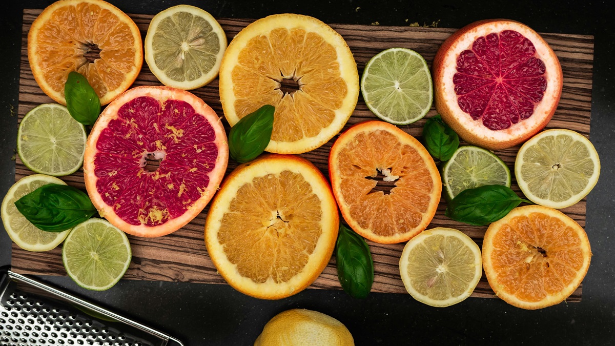what fruit is in season right now at Fresh Farms Illinois fresh spring fruits display
